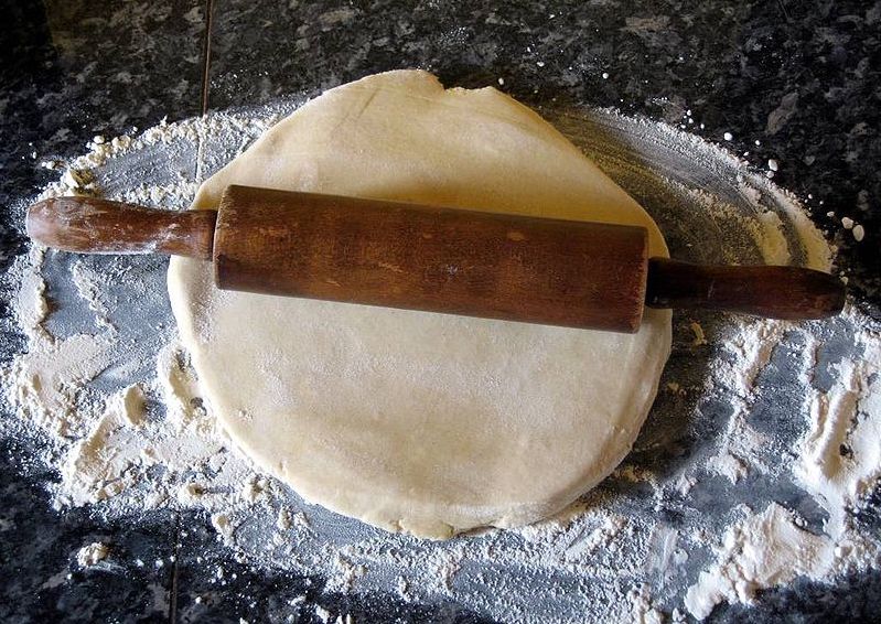Pâte brisée, très feuilletée (source de l'image : Wikimedia Commons)